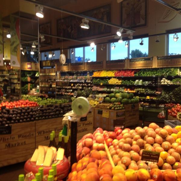 Whole Foods Market全食超市芝加哥店 伊利诺 芝加哥阿什兰大道3300(西学院街)
