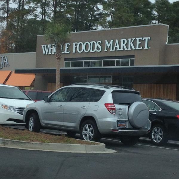 Photo taken at Whole Foods by Gigi S. on 11/14/2012-南卡莱罗纳州哥伦比亚市克洛斯山路702号 Photo taken at Whole Foods by Gigi S. on 11/14/2012