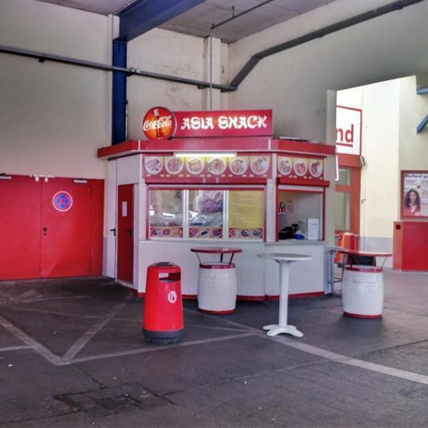 Photo taken at Kaufland by Nico R. on 7/21/2012