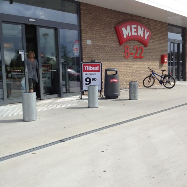 Photo taken at Meny by Harald S. on 8/6/2013