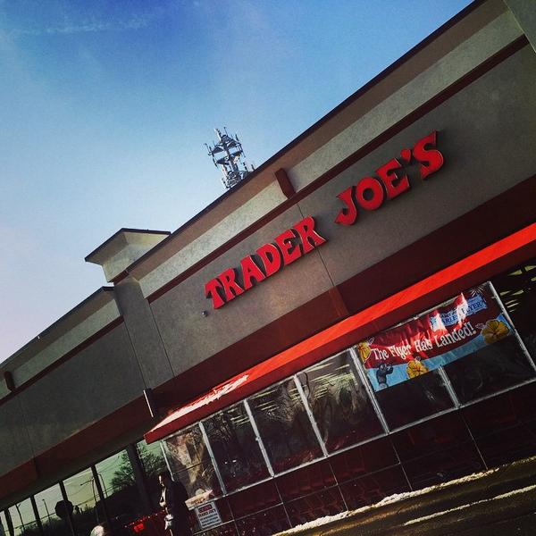 Photo taken at Trader Joe's by Morihiko S. on 2/7/2015-美国伊利诺斯州阿灵顿高地兰德西路17 Photo taken at Trader Joe's by Morihiko S. on 2/7/2015