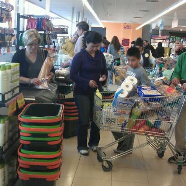 Photo taken at Mercadona by Gustavo B. on 3/10/2012