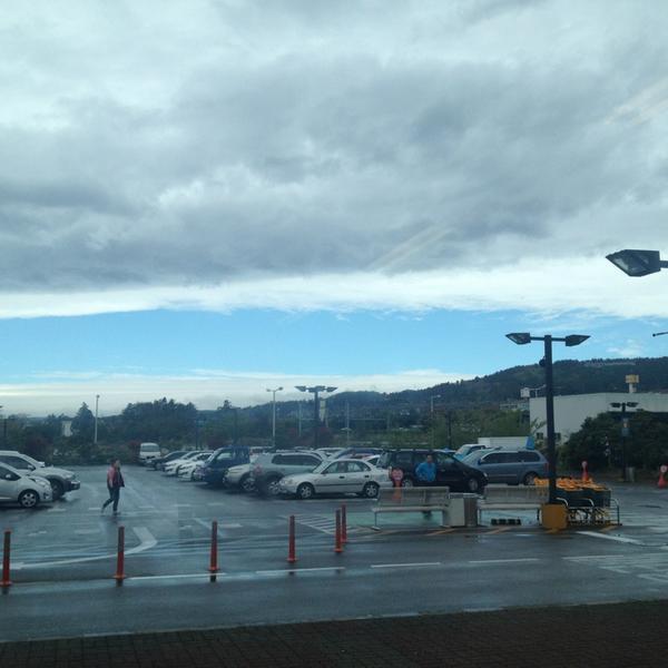 Photo taken at 이마트 (E-Mart) by M C J. on 4/6/2013-济州西归浦市9209易买得超市 Photo taken at 이마트 (E-Mart) by M C J. on 4/6/2013