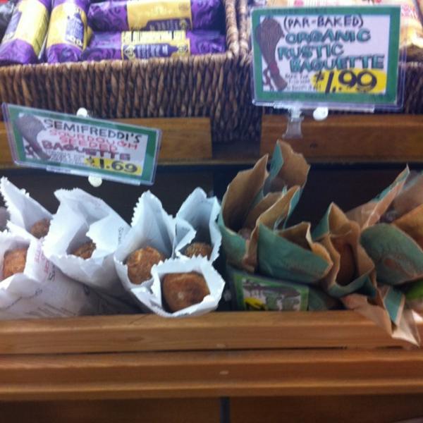 Photo taken at Trader Joe's by GIannis A. on 5/25/2012-美国加利福尼亚州旧金山湾街401 Photo taken at Trader Joe's by GIannis A. on 5/25/2012