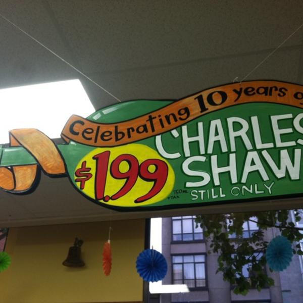 Photo taken at Trader Joe's by Kate P. on 6/16/2012-美国加利福尼亚州旧金山湾街401 Photo taken at Trader Joe's by Kate P. on 6/16/2012