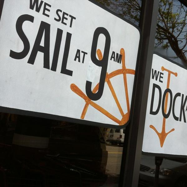 Photo taken at Trader Joe's by Travis L. on 5/2/2012-美国加利福尼亚州旧金山湾街401 Photo taken at Trader Joe's by Travis L. on 5/2/2012