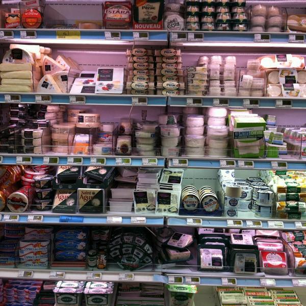 Photo taken at Monoprix by Cat S. on 12/23/2012-法国法兰西岛巴黎勒德律-洛兰大道166 Photo taken at Monoprix by Cat S. on 12/23/2012