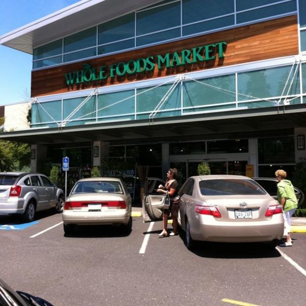 Photo taken at Whole Foods Market by Jessica G. on 7/15/2011-奥勒冈蒂伽德西南布里奇波特路7380 (西南hazelfern路) Photo taken at Whole Foods Market by Jessica G. on 7/15/2011