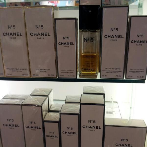 Photo taken at Shoppers Drug Mart by Candace M. on 12/13/2012-加拿大黄刀镇第49街道4911 Photo taken at Shoppers Drug Mart by Candace M. on 12/13/2012