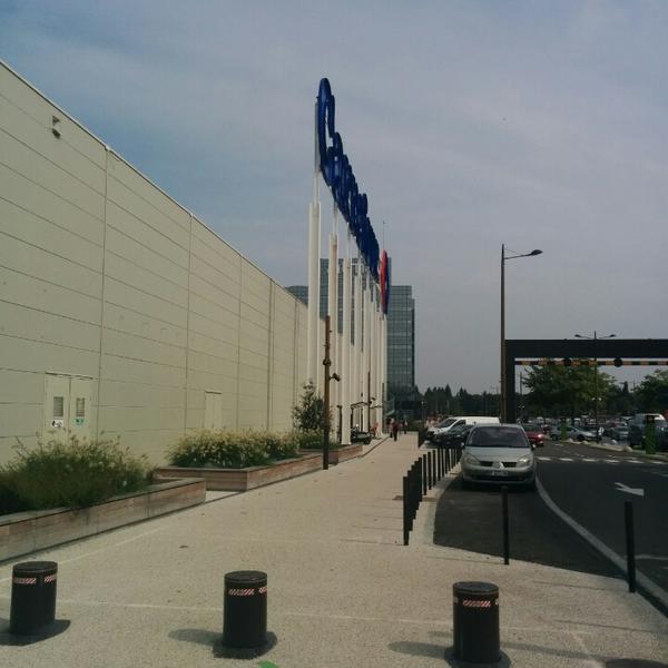 Carrefour 法国雷恩加拿大大道