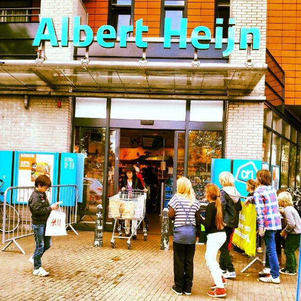 Photo taken at Albert Heijn by Stefan on 10/10/2012-荷兰北布拉班特省布雷达瓦克尼耶广场2B Photo taken at Albert Heijn by Stefan on 10/10/2012