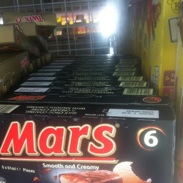 Photo taken at Coles by Tony T. on 11/14/2012-澳大利亚昆士兰州图旺村 Photo taken at Coles by Tony T. on 11/14/2012