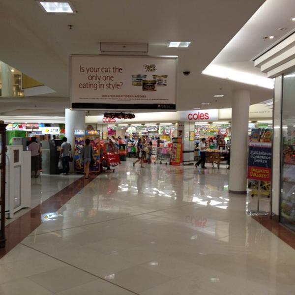 Photo taken at Coles by Wayne F. on 11/20/2011-澳大利亚昆士兰州图旺村 Photo taken at Coles by Wayne F. on 11/20/2011