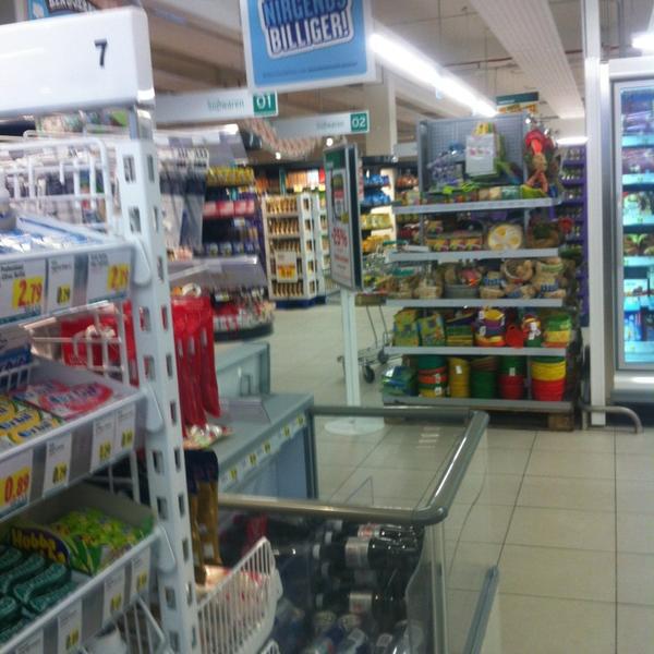 Photo taken at MERKUR by Heinz P. on 3/18/2013-奥地利维也纳斯沃琪小巷3 Photo taken at MERKUR by Heinz P. on 3/18/2013