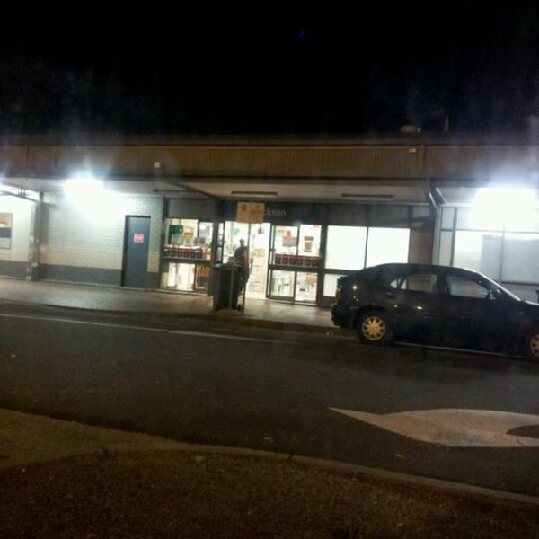 Photo taken at Woolworths by Jeskia L. on 12/11/2012-澳大利亚澳大利亚首都特区堪培拉迪克森1 Photo taken at Woolworths by Jeskia L. on 12/11/2012