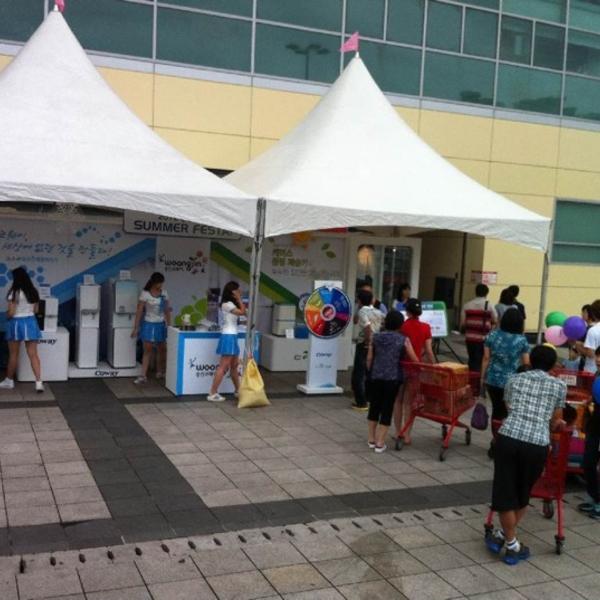 Photo taken at 롯데마트 / Lotte Mart by Seulkee L. on 7/7/2012-蔚山南区883乐天超市 Photo taken at 롯데마트 / Lotte Mart by Seulkee L. on 7/7/2012