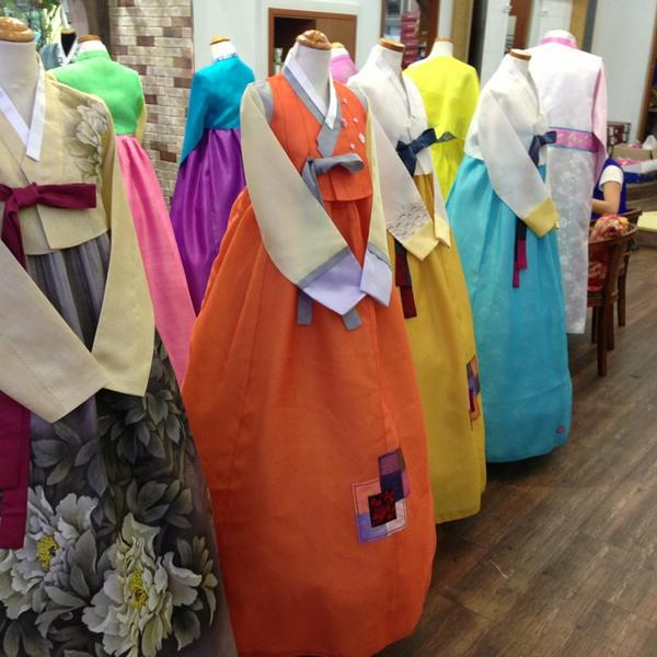 Photo taken at 롯데마트 / Lotte Mart by Bader A. on 6/25/2013-蔚山南区883乐天超市 Photo taken at 롯데마트 / Lotte Mart by Bader A. on 6/25/2013