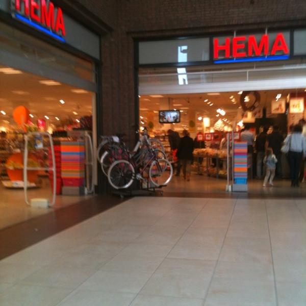 Photo taken at HEMA by Bas v. on 3/28/2012-荷兰北荷兰省霍夫多普圩区广场209 Photo taken at HEMA by Bas v. on 3/28/2012