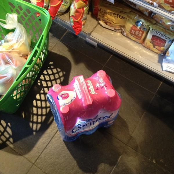 Photo taken at Carrefour by Soohan H. on 3/4/2013-法国巴黎勃艮第莫特皮凯大道42号 Photo taken at Carrefour by Soohan H. on 3/4/2013