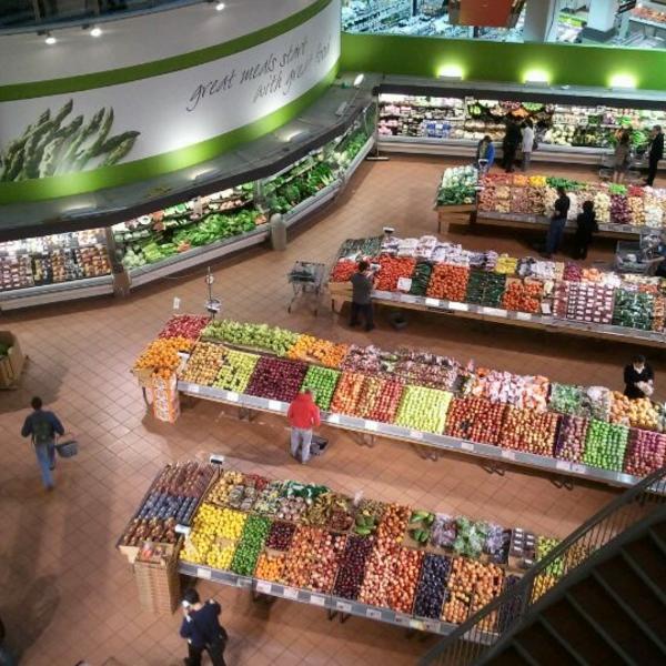 Photo taken at Loblaws by Sangdo P. on 9/19/2011-加拿大多伦多北约克中心央街5095 Photo taken at Loblaws by Sangdo P. on 9/19/2011