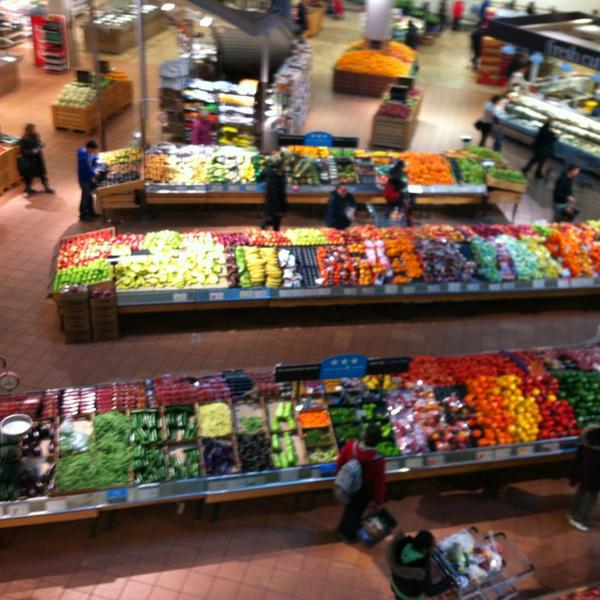 Photo taken at Loblaws by Katherine C. on 3/23/2013-加拿大多伦多北约克中心央街5095 Photo taken at Loblaws by Katherine C. on 3/23/2013