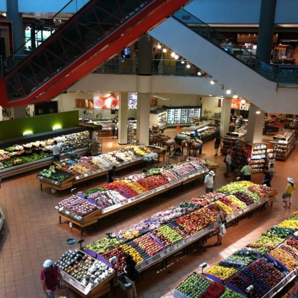 Photo taken at Loblaws by Lena on 7/16/2012-加拿大多伦多北约克中心央街5095 Photo taken at Loblaws by Lena on 7/16/2012