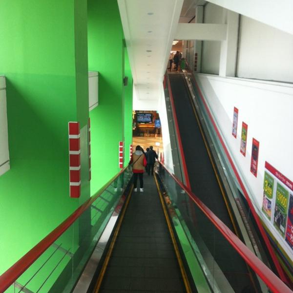 Photo taken at 홈플러스 (Home plus) by N.Kyung Cheol 싱. on 2/22/2012