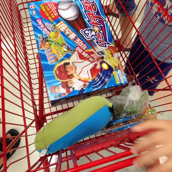 Photo taken at 홈플러스 (Home plus) by jun cheol k. on 9/18/2013