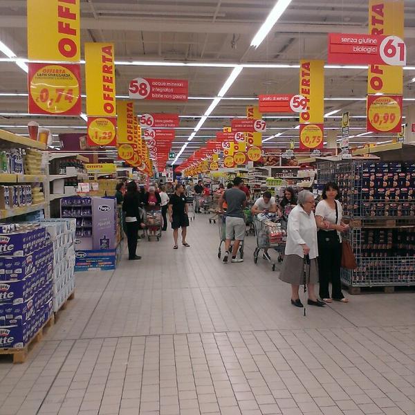 Photo taken at Auchan by Antonio D. on 7/6/2013-意大利皮埃蒙特里沃利科索苏萨305/307 Photo taken at Auchan by Antonio D. on 7/6/2013
