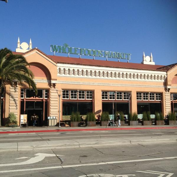 Photo taken at Whole Foods Market by Sam H. on 1/8/2013-美国加利福尼亚州奥克兰海湾广场230 Photo taken at Whole Foods Market by Sam H. on 1/8/2013