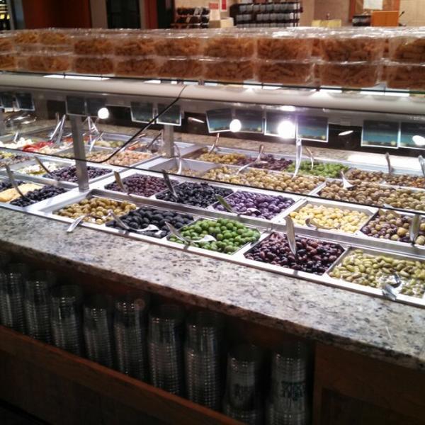 Photo taken at Whole Foods Market by Mike S. on 12/30/2012-美国得克萨斯州休斯敦百利大道4004 Photo taken at Whole Foods Market by Mike S. on 12/30/2012