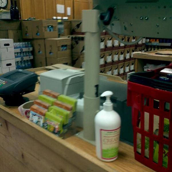 Photo taken at Trader Joe's by Jennifer B. on 2/4/2012-密苏里州克雷夫科尔橄榄树大道11505号 Photo taken at Trader Joe's by Jennifer B. on 2/4/2012