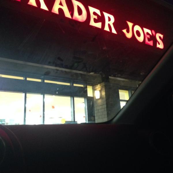 Photo taken at Trader Joe's by Jennifer H. on 10/4/2013-密苏里州克雷夫科尔橄榄树大道11505号 Photo taken at Trader Joe's by Jennifer H. on 10/4/2013