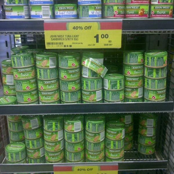 Photo taken at Woolworths by Phillip P. on 3/27/2012-新南威尔士州2000悉尼乔治街273(玛格丽特街)LG1 Metcentre Photo taken at Woolworths by Phillip P. on 3/27/2012