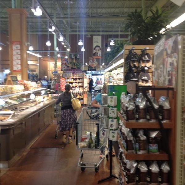 Photo taken at Whole Foods Market by Louis P. on 8/14/2012-伊利诺州欣斯代尔奥格登大道东路500号 Photo taken at Whole Foods Market by Louis P. on 8/14/2012