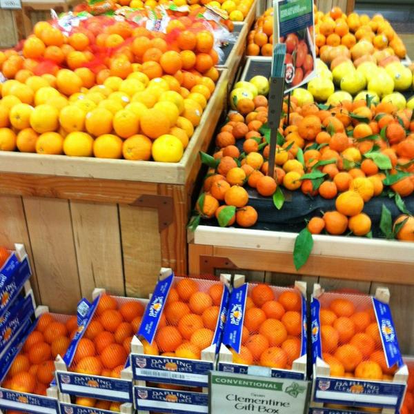 Photo taken at Whole Foods Market by Ben P. on 1/13/2013-俄亥俄州辛辛那提埃德蒙森路2693号 Photo taken at Whole Foods Market by Ben P. on 1/13/2013