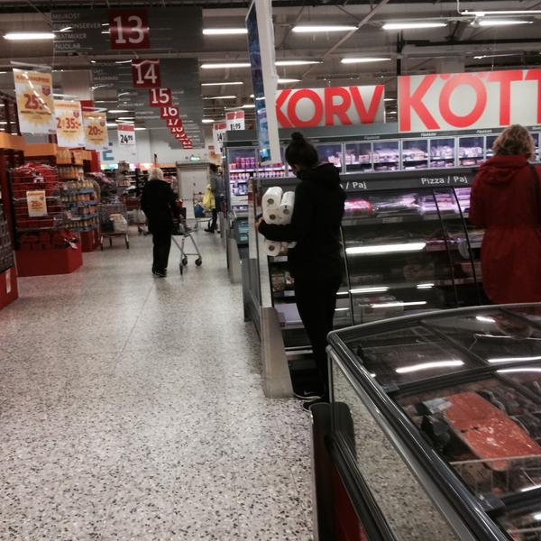 Photo taken at ICA Maxi by Christian S. on 5/28/2015-瑞典西约塔兰省哥德堡格拉弗斯卡路16号 Photo taken at ICA Maxi by Christian S. on 5/28/2015