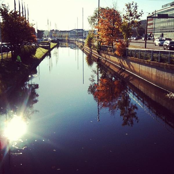 Photo taken at ICA Maxi by Malin on 10/11/2012-瑞典西约塔兰省哥德堡格拉弗斯卡路16号 Photo taken at ICA Maxi by Malin on 10/11/2012