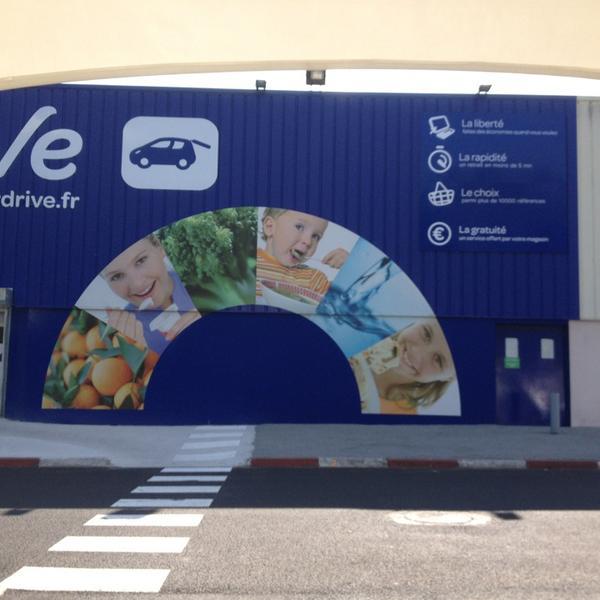 Photo taken at Carrefour by Gaetan L. on 7/22/2013