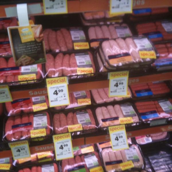 Photo taken at Countdown Meadowbank by Lauren Y. on 2/1/2013