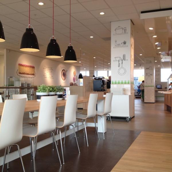 Photo taken at HEMA by espri fotografeert on 10/23/2012