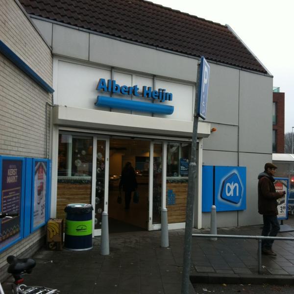 Photo taken at Albert Heijn by Mark d. on 12/18/2012-荷兰北布拉班特省普林森贝克贝克斯街55号 Photo taken at Albert Heijn by Mark d. on 12/18/2012
