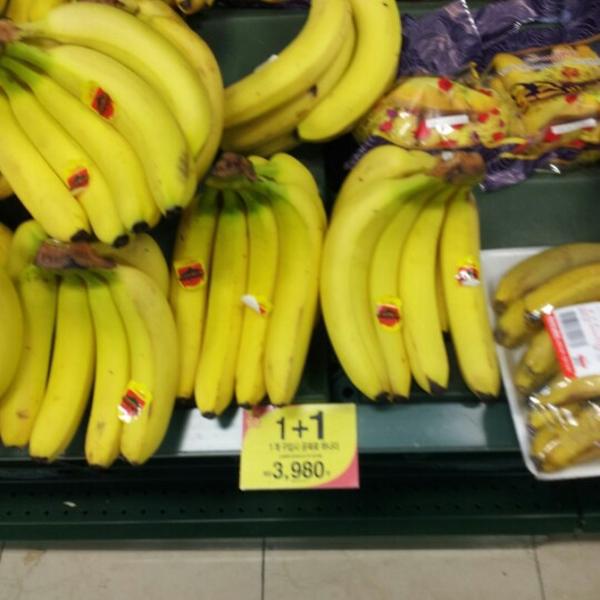 Photo taken at 홈플러스 익스프레스 (Home Plus Express) by Yongseok G. on 11/10/2012-首尔江南区狎鸥亭46街5-2号 Photo taken at 홈플러스 익스프레스 (Home Plus Express) by Yongseok G. on 11/10/2012