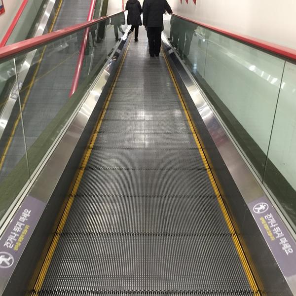 Photo taken at 홈플러스 (Home plus) by Minos on 11/18/2014