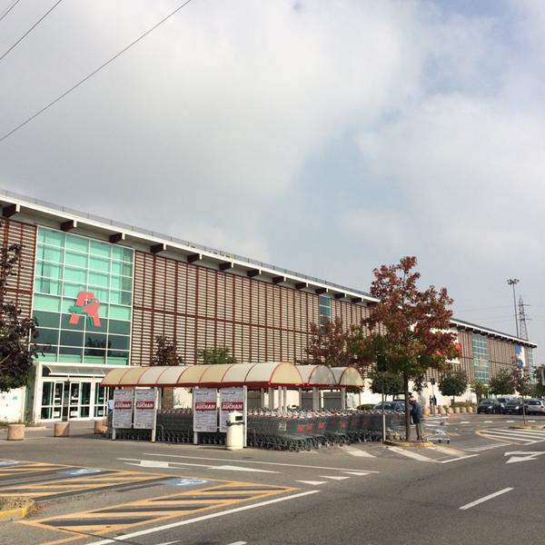 Photo taken at Centro Commerciale Auchan by Marco C. on 9/28/2014