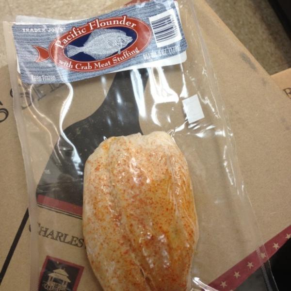 Photo taken at Trader Joe's by Victoria B. on 4/6/2012-美国新泽西州韦斯特菲尔德榆树街155 Photo taken at Trader Joe's by Victoria B. on 4/6/2012