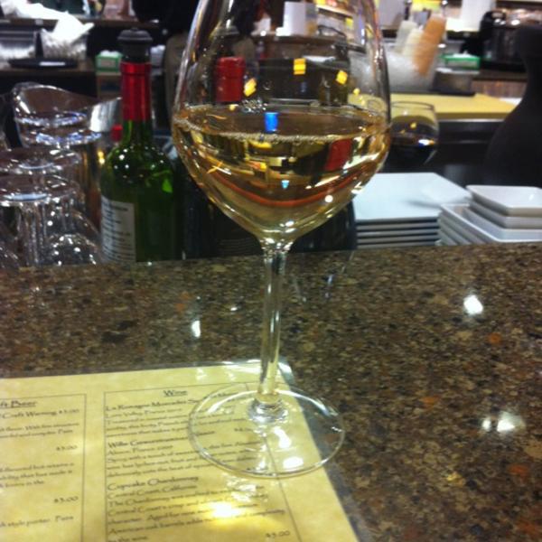 Photo taken at Wegmans by Lulu R. on 3/19/2012-弗吉尼亚州弗雷德里克斯堡秋季山大道2281 Photo taken at Wegmans by Lulu R. on 3/19/2012