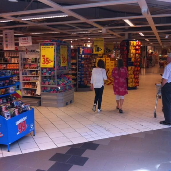 Photo taken at ICA Maxi by Jörgen B. on 7/14/2012