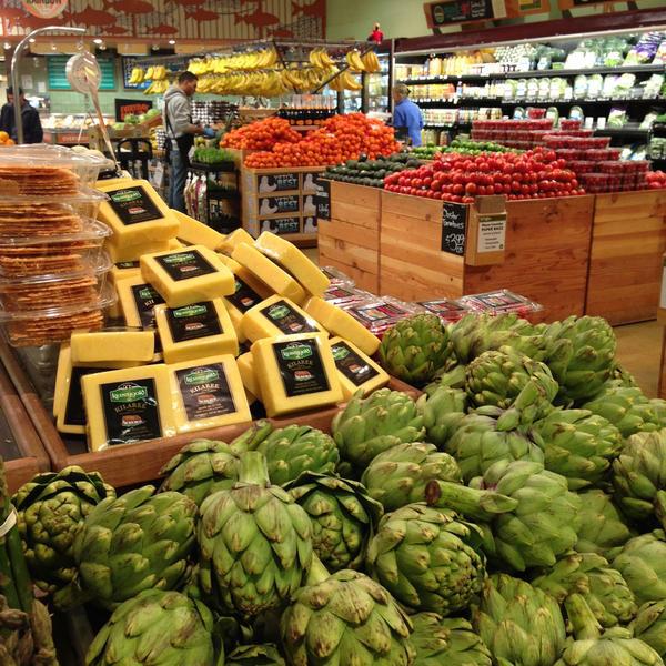 Photo taken at Whole Foods Market by Igor B. on 4/17/2013-加尼福尼亚 坎贝尔巴斯科姆大道1690(汉密尔顿大道) Photo taken at Whole Foods Market by Igor B. on 4/17/2013