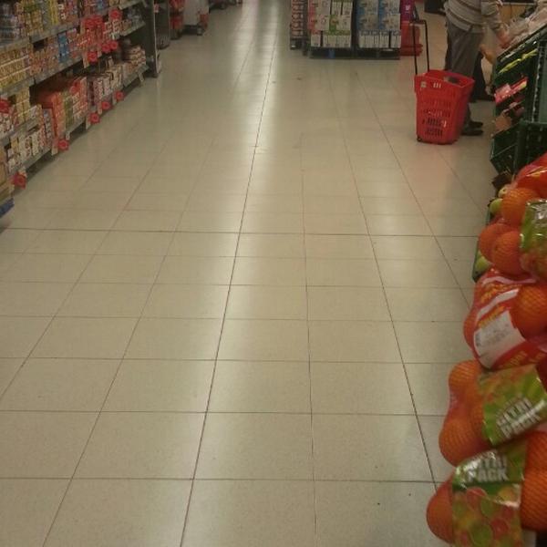 Photo taken at Eroski by Jose M. J. on 4/9/2013-西班牙马德里维卡尔瓦若大街41 Photo taken at Eroski by Jose M. J. on 4/9/2013